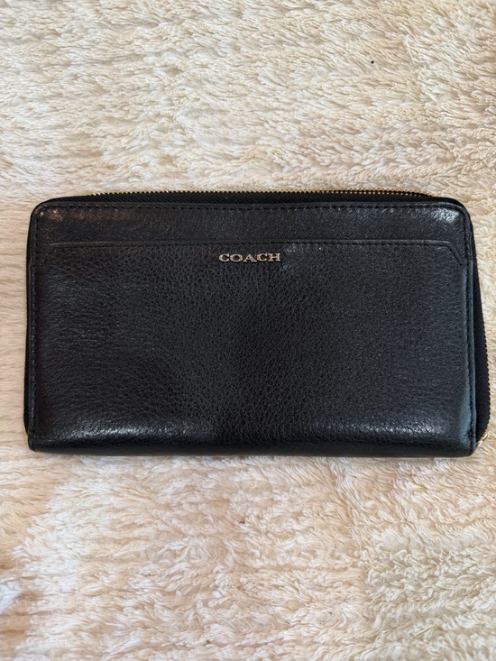 Coach Handbags - Coach Black Pebbled Leather Zip Around Wallet